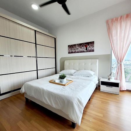 Apartamento Residensi Flora Seri Kembangan Exterior foto