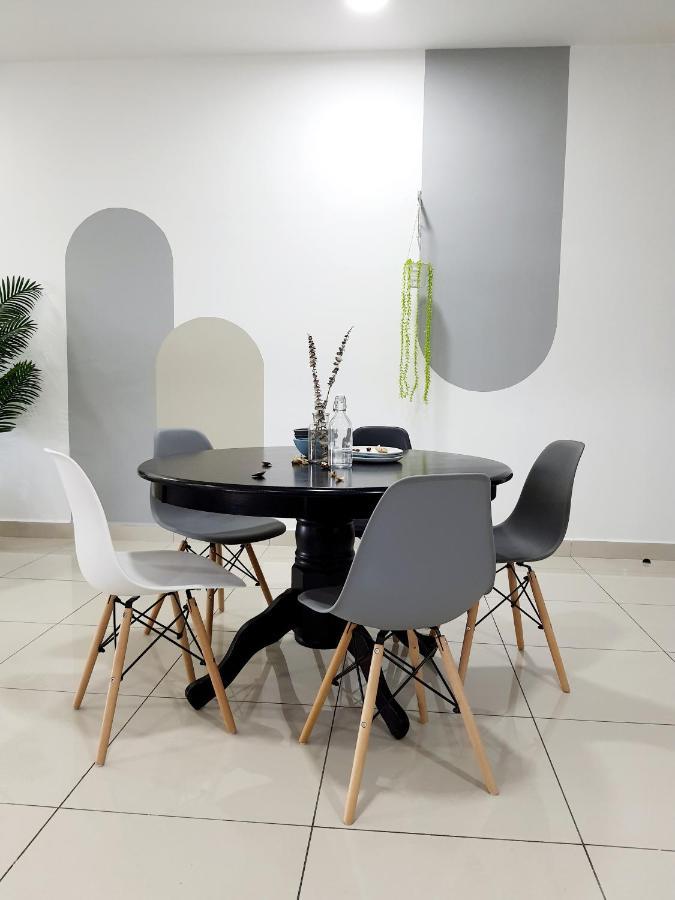 Apartamento Residensi Flora Seri Kembangan Exterior foto