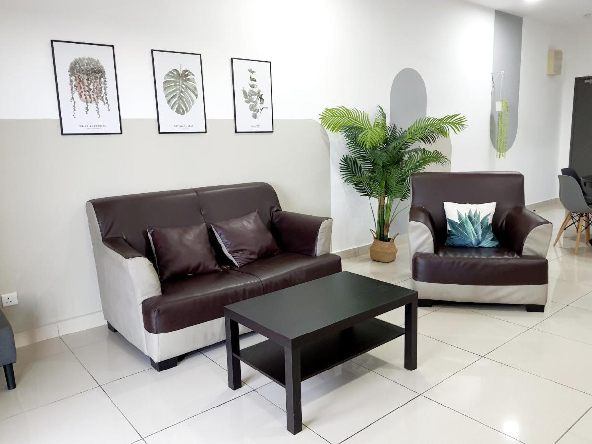 Apartamento Residensi Flora Seri Kembangan Exterior foto