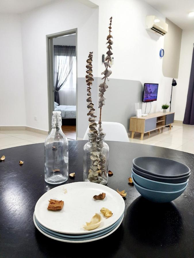 Apartamento Residensi Flora Seri Kembangan Exterior foto