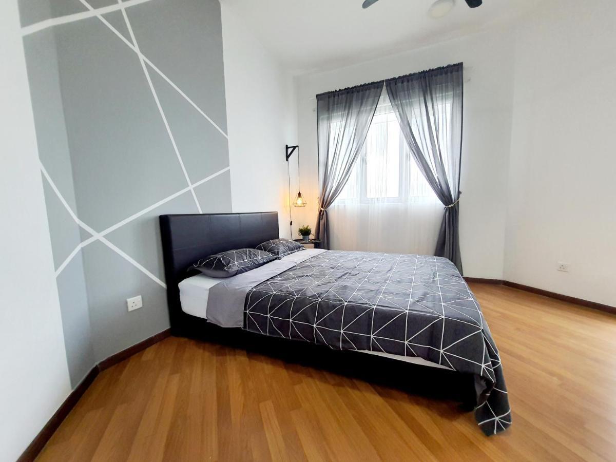 Apartamento Residensi Flora Seri Kembangan Exterior foto