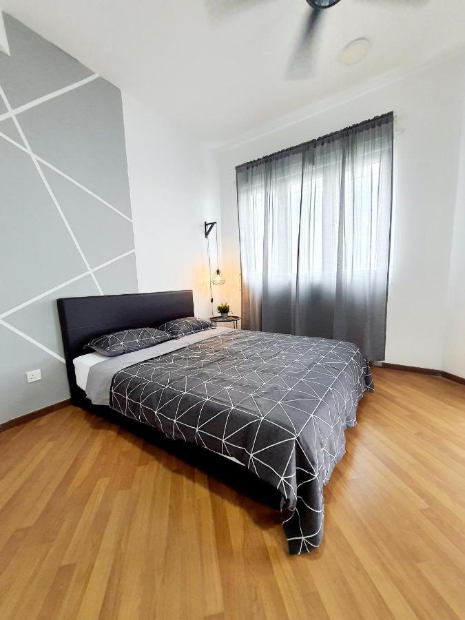 Apartamento Residensi Flora Seri Kembangan Exterior foto
