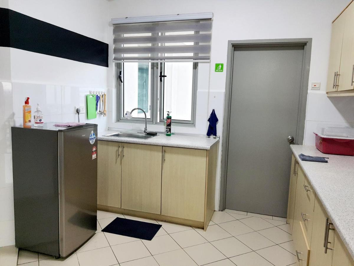 Apartamento Residensi Flora Seri Kembangan Exterior foto