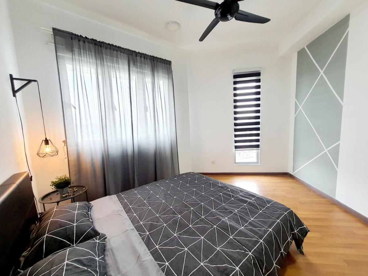 Apartamento Residensi Flora Seri Kembangan Exterior foto