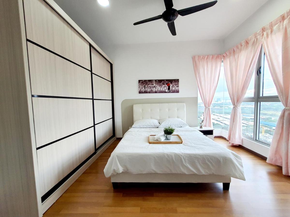 Apartamento Residensi Flora Seri Kembangan Exterior foto