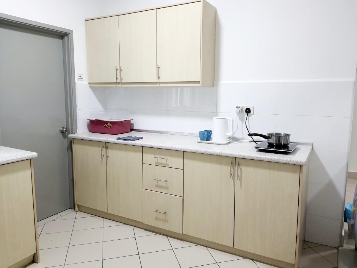 Apartamento Residensi Flora Seri Kembangan Exterior foto